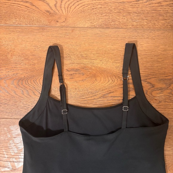 ABERCROMBIE & FITCH - Traveler’s Mini Dress (XS) in Black - with built in shorts - Picture 6 of 6